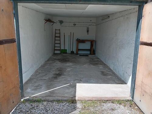 Foto - GARAGE Halle Knieper Nord mit STROM Trocken sauber sicher zentral