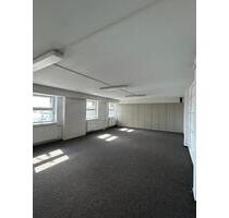 Büro 54,16 m² zu vermieten - 600,00&nbsp;EUR Kaltmiete, ca.&nbsp; 5,03&nbsp;m&sup2; in Berlin (PLZ: 12681) Marzahn-Hellersdorf