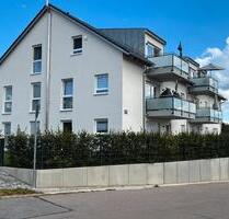 Moderne 4-Zi. EG-Wohnung in ruhiger Lage in Regenstauf-Steinsberg