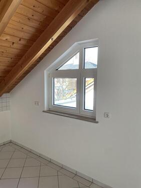 Foto - Dachgeschoßwohnung in Bischofsheim zur Miete