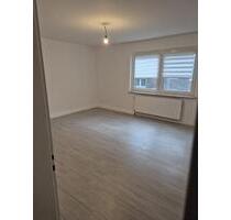 Frisch renovierte helle 2-Zimmer Wohnung im gepflegten MFH - Essen Stadtbezirk III