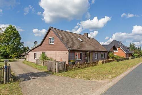 Foto - EIN HÄUSCHEN IM GRÜNEN - 69.000,00&nbsp;EUR Kaufpreis, ca.&nbsp; 106,00&nbsp;m&sup2;