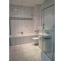 Charmante 75 m² Altbauwohnung mit Parkett, Garten - Naumburg (Saale)