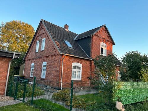 Foto - 3-4 Zimmer helle Dachgeschoss Wohnung