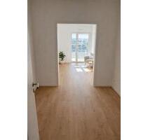 Elegantes Wohnen in TOP-Lage 4 Zimmer-Wohnung mit großer Loggia - Sankt Ingbert