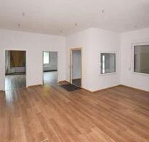 Moderne Praxis-Bürofläche mit 3 PKW-Stellplätzen... - Bad Harzburg