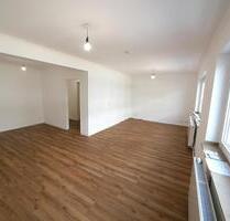 Helle, modernisierte 2-Zimmer-Wohnung mit Südbalkon - Düren Distelrath