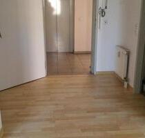 Moderne 2 Zimmer Wohnung, EBK, Balkon in Merseburg