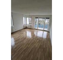 Helle, modern renovierte 3,5 Zimmer Wohnung - Renningen