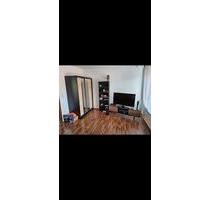 Helle 1,5 Zimmer Wohnung in Höchberg - Möbelübernahme