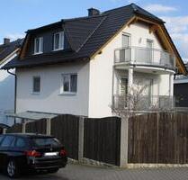 Freistehendes Einfamilienhaus mit Einliegerwohnung und Garage - Dietzenbach