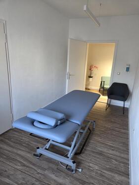 Foto - Heller 11qm Therapieraum in Physio- und Osteopathiepraxis