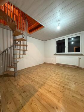 Foto - Kernsanierte 3-Zimmer Wohnung mit Südbalko und 2 Dachbodenstudios