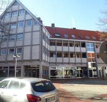 Im Zentrum: Helle, große 2-Zimmer-Wohnung mit Einbauküche - Osterode am Harz