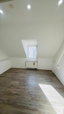 Foto - 4 Zimmer Dachgeschoßwohnung zur Miete in Neustadt an der Weinstraße