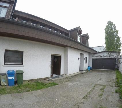 Foto - Großräumige 3-Zimmer Wohnung im Zweifamilienhaus