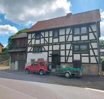 sofort verfügbares Einfamilienhaus mit Nebengebäude - Schrecksbach