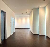 Großzügige Büro- & Praxisfläche mit Aufzug und Dachterrasse in zentraler Innenstadtlage - Hanau