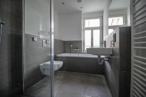 Foto - * Schick saniert * 3 Zimmer * Parkett * HWR * Fußbodenheizung * Balkon *