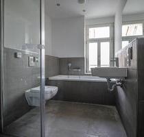 * Schick saniert * 3 Zimmer * Parkett * HWR * Fußbodenheizung * Balkon * - Chemnitz Altendorf