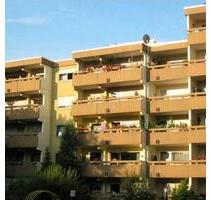 2,5 Zimmerwohnung mit großer Loggia, Aufzug und Kfz-Stellplatz - Ludwigshafen am Rhein