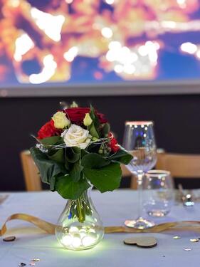 Foto - Eventlocation. Saal. Restaurant. Bar mit Terasse und Parkplätze