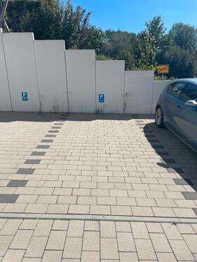 Foto - PKW-Außenstellplatz in Öhringen zu vermieten.