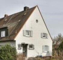 Doppelhaushälfte mit kleinem Garten in Nürnberg-Kettelersiedlung