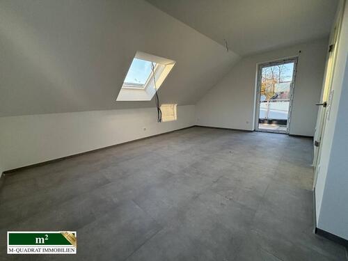 Foto - Neubau, Dachgeschosswohnung mit Balkon inkl. Malerarbeiten