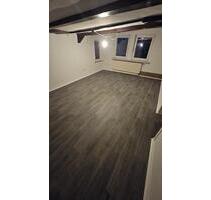 5 Zimmer, Küche, Bad und Gäste-WCDusche - Bad Wildungen