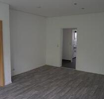 schöne 2,5 ZKBB Wohnung mit eigenem Hof zu vermieten - Solms