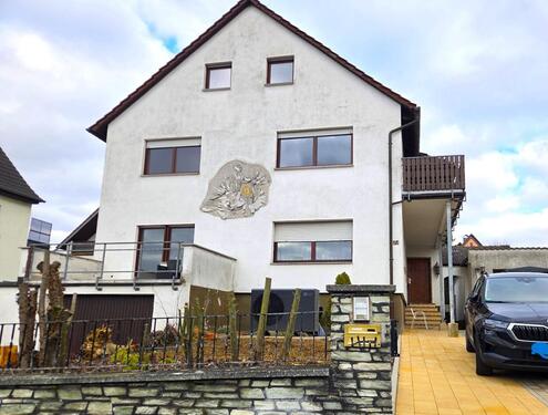 Foto - Großzügige, modernisierte 4-Zimmer-Wohnung mit Terrasse + Garage