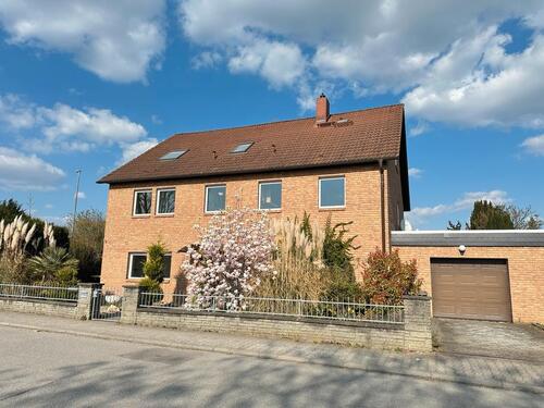 Foto - Freistehendes Eckhaus Feldrandlage mit Einliegerwohnung