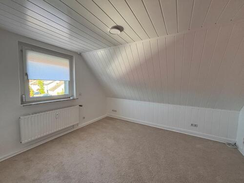 Foto - Helle Dachgeschosswohnung für Singles, ca. 40qm- frisch renoviert