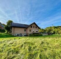 Helle und schöne 2 Zimmerwohnung 98 qm mit Balkon und neuem Bad - Borgentreich