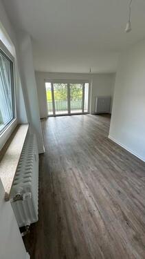 Foto - 1. Obergeschoss - frisch sanierte 4-Z.-W. mit Balkon ab September