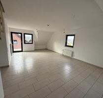 Frisch Renovierte Maisonette-Wohnung mit sonnigem Balkon zu vermieten! - Niederkassel