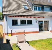 Kernsanierung 2-Fam. Haus Krefeld Fischeln, ruhige Sackgassenlage