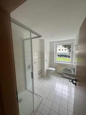Foto - Frisch renovierte, ruhige 2-Raumwohnung mit barrierefreier ,großer Dusche