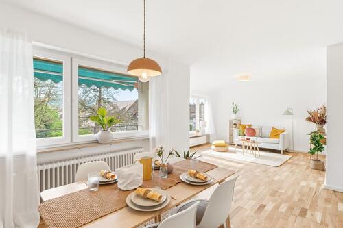 Foto - Traumhafte, renovierte 3,5 Zimmer Wohnung mit zwei Balkonen