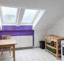3- und 2- Zimmer-Dachgeschoß-Wohnungen - Berlin Neukölln