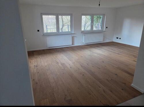 Foto - Mietwohnung Drei Zimmer, Küche, Bad