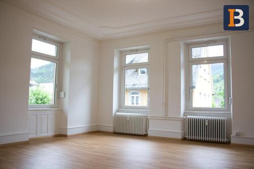Foto - Erstbezug nach vollständiger Renovierung: 5-Zi-Altbauwohnung in zentraler Lage!
