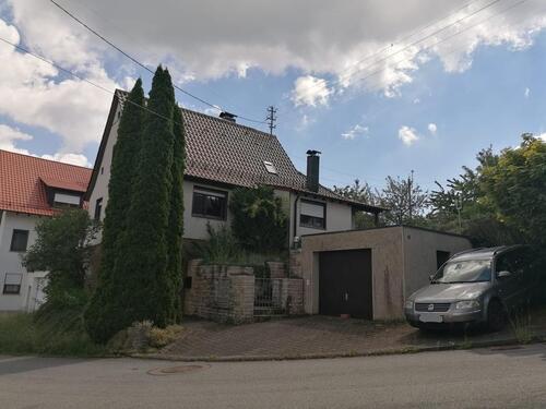 Foto - Freistehendes Einfamilienhaus mit Garage und Garten zu vermieten!