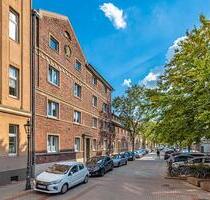 Moderne DG-Wohnung in denkmalgeschützem Wohnhaus, ruhige Seitenstraße - Düsseldorf Oberbilk