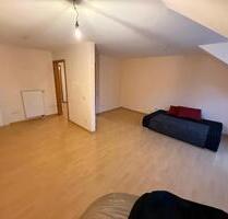 Charmante 2-Zimmer-Dachgeschosswohnung mit Balkon & Stellplatz in Top-Lage von Lohfelden