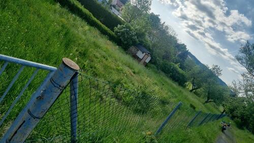 Foto - 693 qm Gartengrundstück mit angrenzendem Bachlauf zu verpachten !