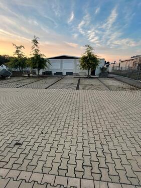 Foto - Nicht überdachte Stellplätze, ab 70 € netto