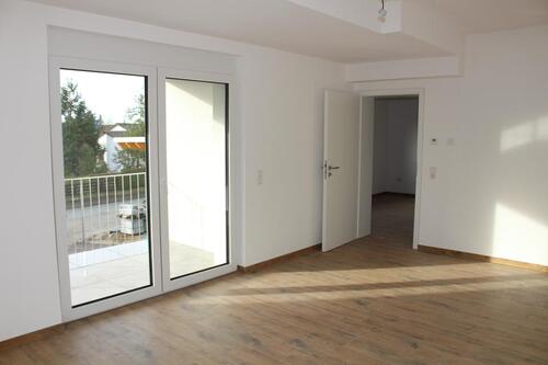 Foto - ERSTBEZUG! Hochwertige 2,5-Zimmer-Wohnung in beliebter Wohngegend von Deggendorf zu vermieten.