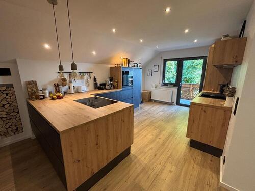 Foto - Moderne Dachgeschoßwohnung, offener Wohn- Essbereich, 3 Balkone